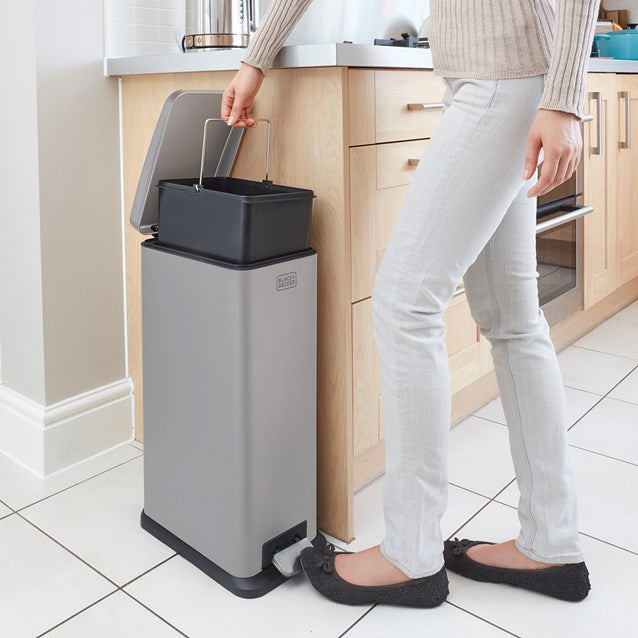 Black and Decker 20 L Slim Bin - Grey