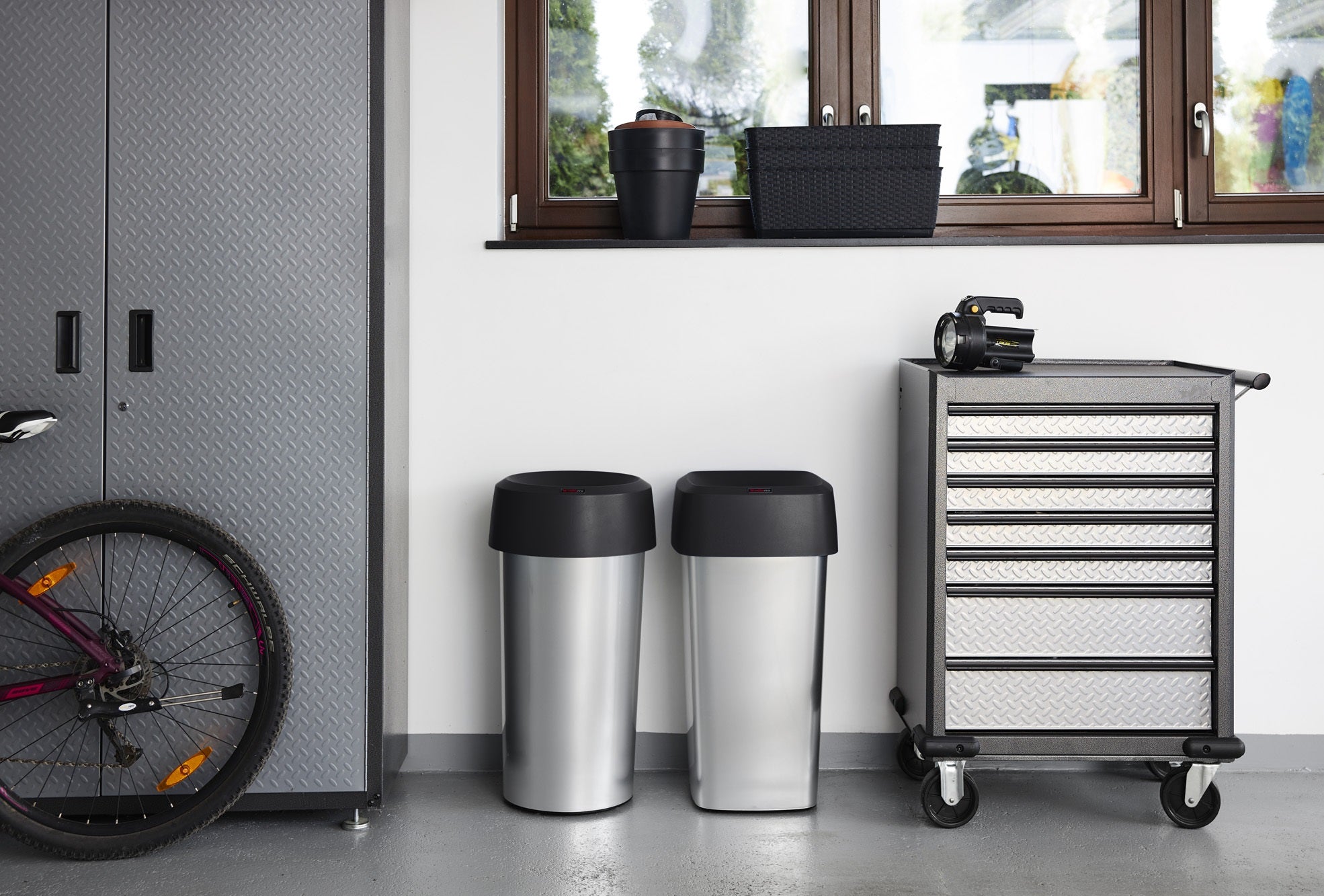 Rotho Iris Round Bin Silver 50 L